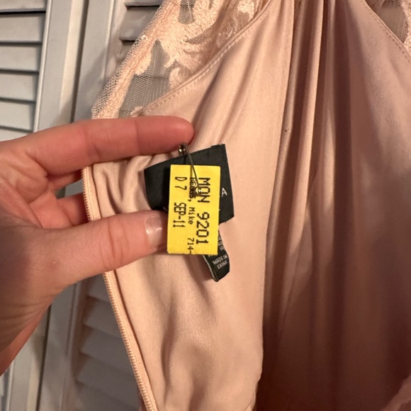 COPY - Stunning blush pink sequin Adrianna Papell gown - Picture 7 of 10